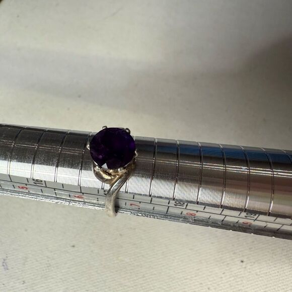 Sterling silver faceted deep amethyst solitaire ring size 6.5 - 6.75 - Picture 6 of 7